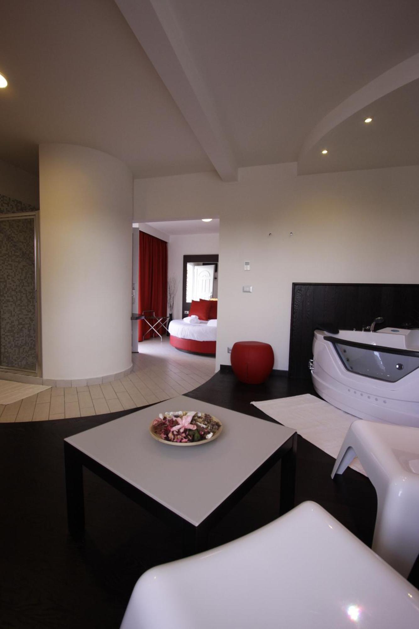 Hotel Paradise Airport Форлі Екстер'єр фото