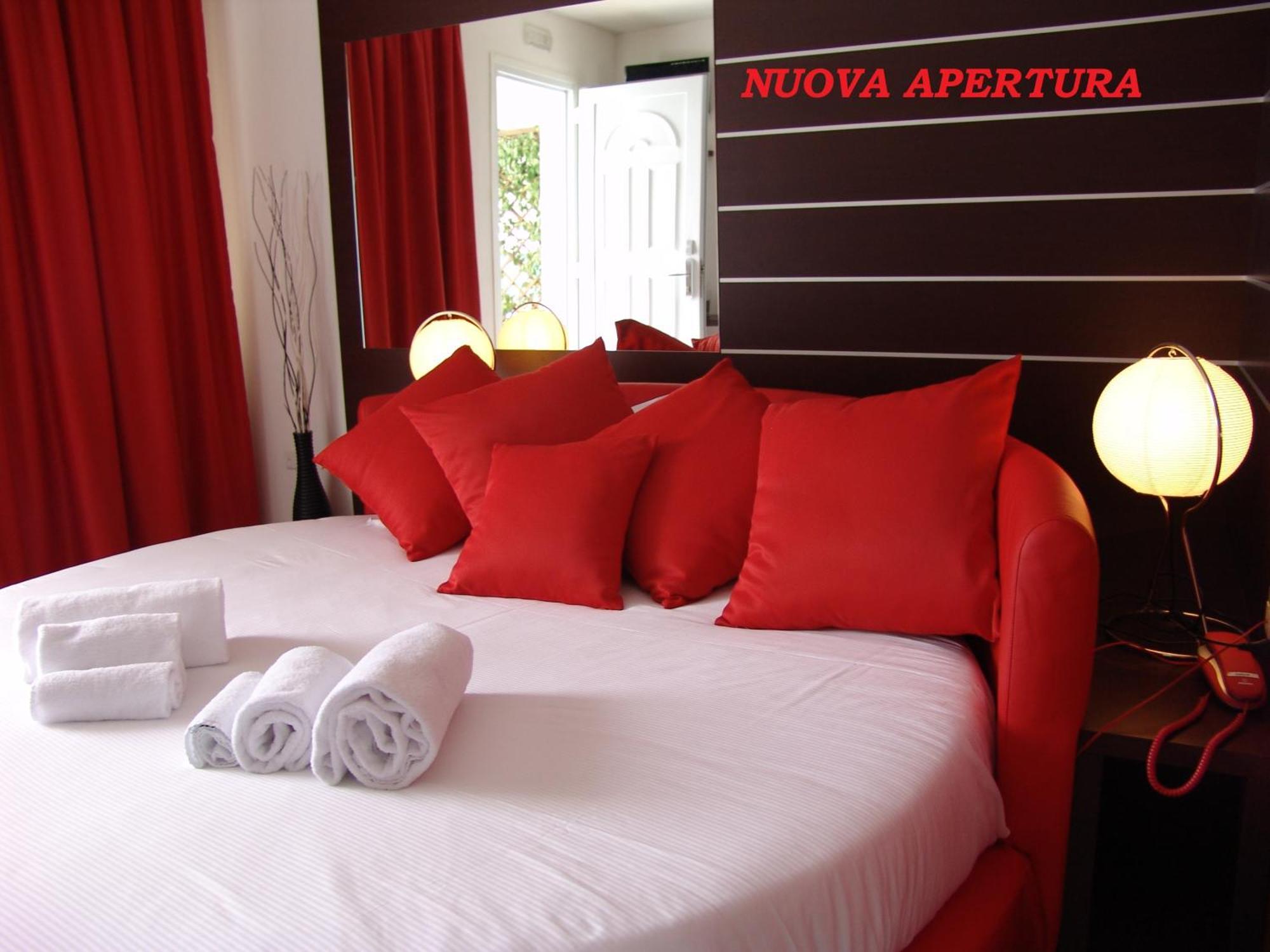 Hotel Paradise Airport Форлі Екстер'єр фото